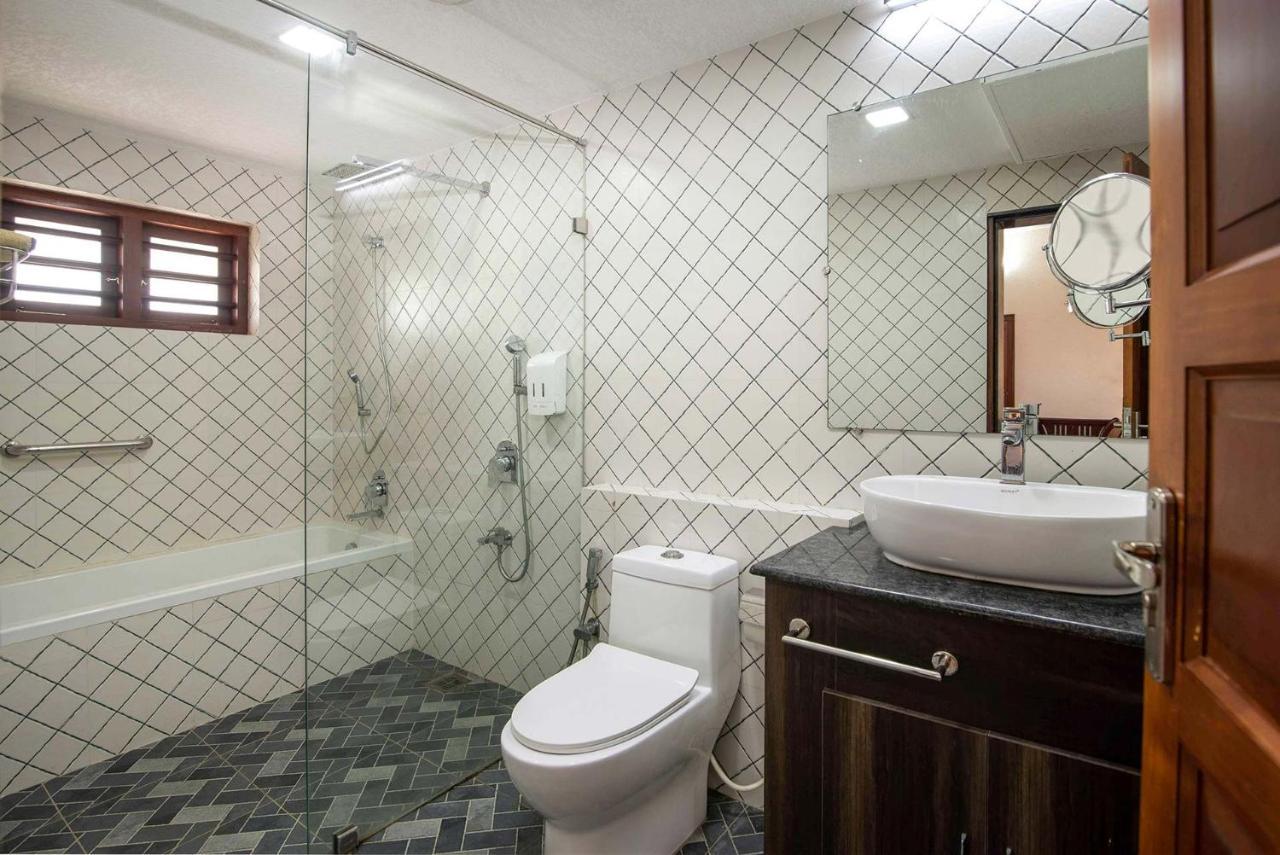 Stayvista At Springhills Villa & Ayurvedic Spa Kochi Exterior photo