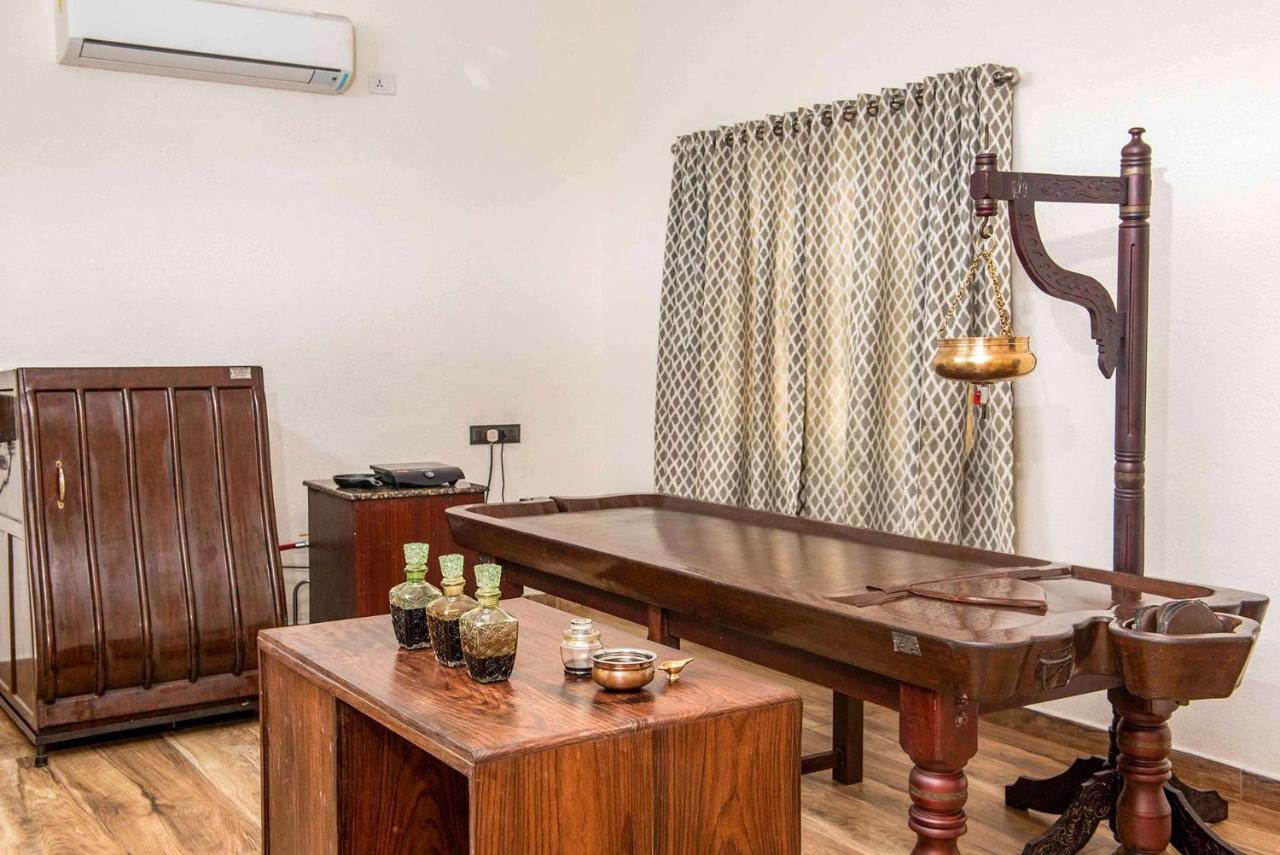 Stayvista At Springhills Villa & Ayurvedic Spa Kochi Exterior photo