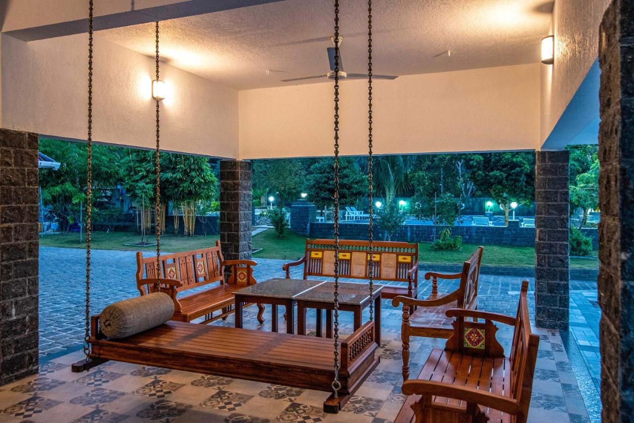 Stayvista At Springhills Villa & Ayurvedic Spa Kochi Exterior photo