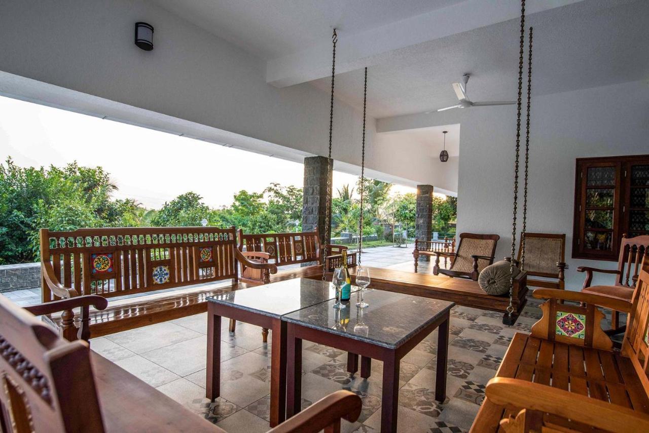 Stayvista At Springhills Villa & Ayurvedic Spa Kochi Exterior photo