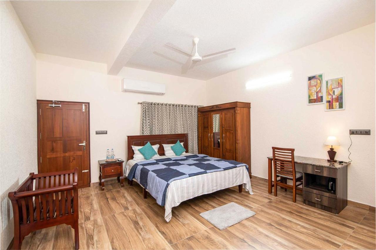 Stayvista At Springhills Villa & Ayurvedic Spa Kochi Exterior photo